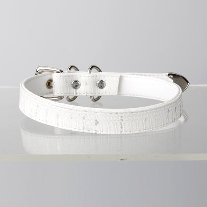 White crocodile pattern choker