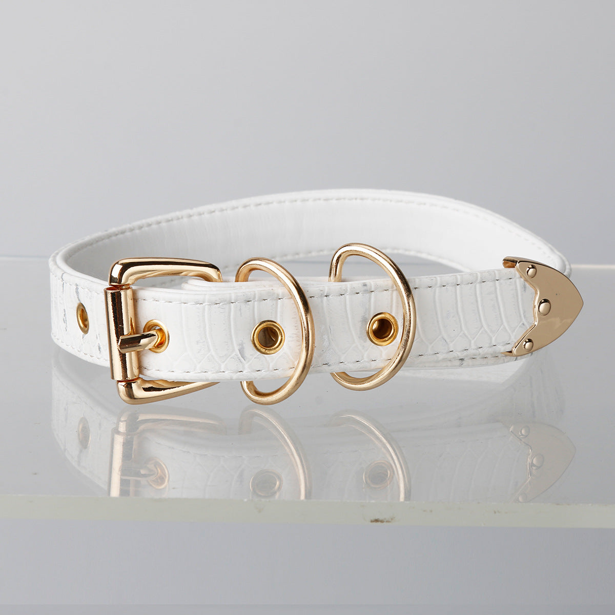 White crocodile pattern choker