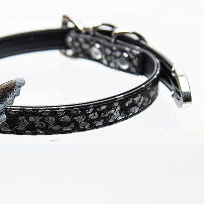 VELVECUFFS Butterfly choker thin snake pattern